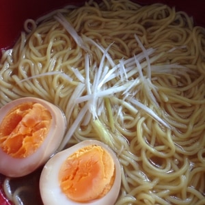 しらがねぎとワカメの醤油ラーメン